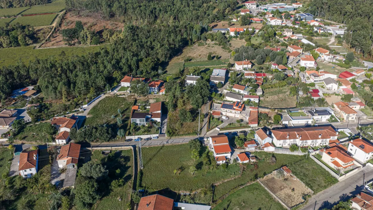 TERRENO PARA CONSTRUÇÃO — 16