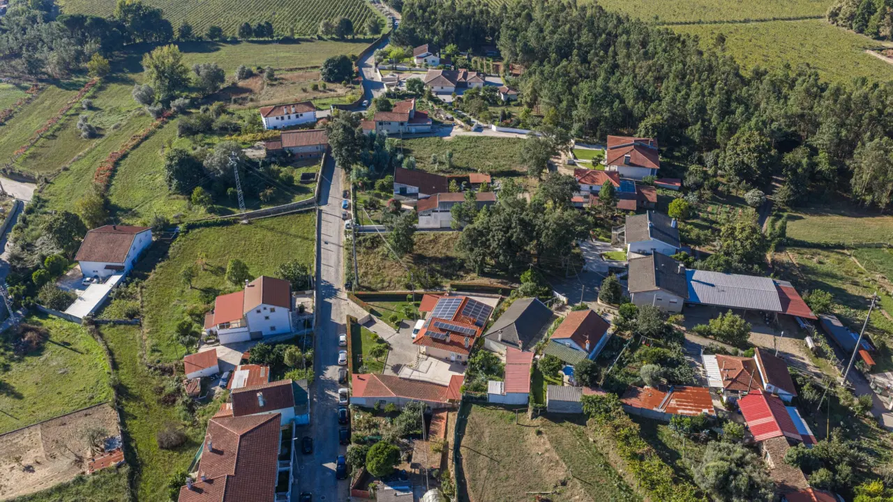 TERRENO PARA CONSTRUÇÃO — 25