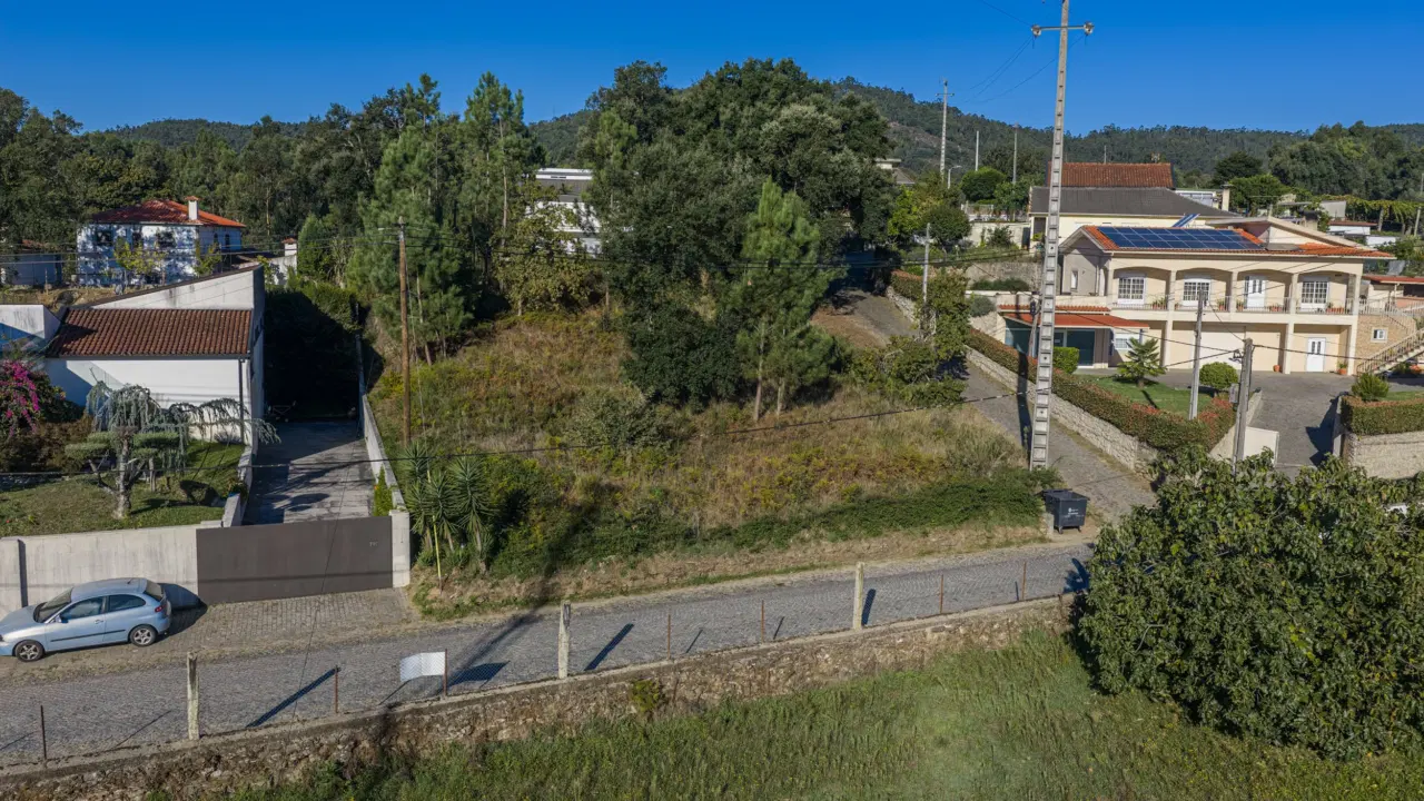 TERRENO PARA CONSTRUÇÃO — 31