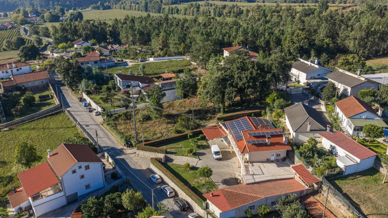 TERRENO PARA CONSTRUÇÃO — 4
