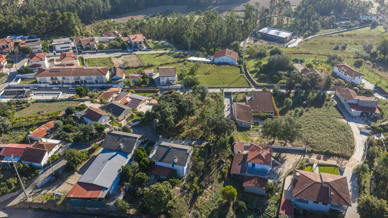 TERRENO PARA CONSTRUÇÃO — 22