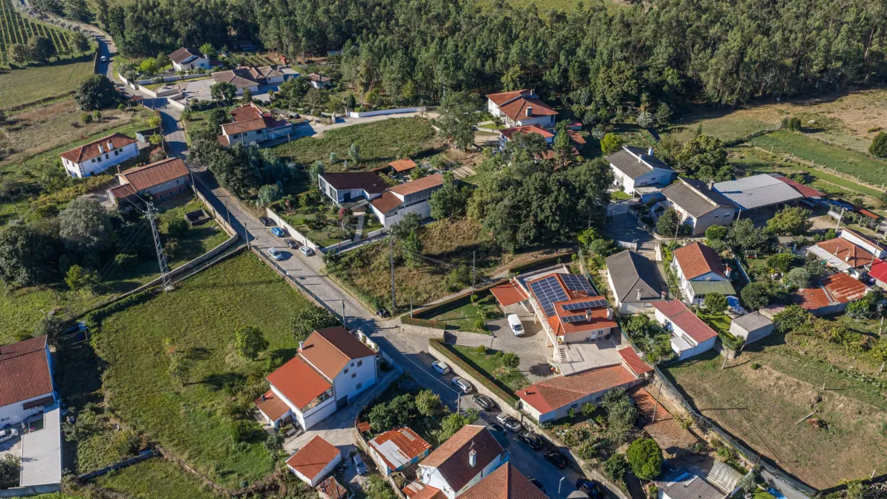 TERRENO PARA CONSTRUÇÃO — 26