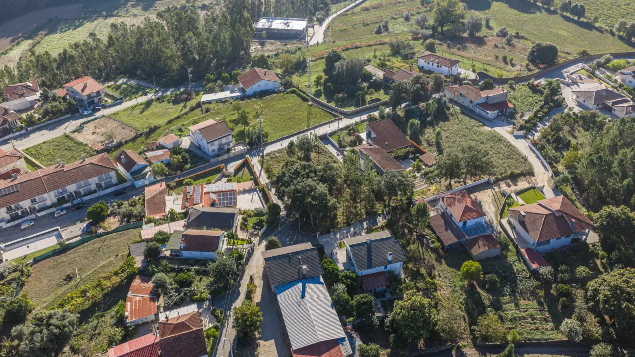 TERRENO PARA CONSTRUÇÃO — 23