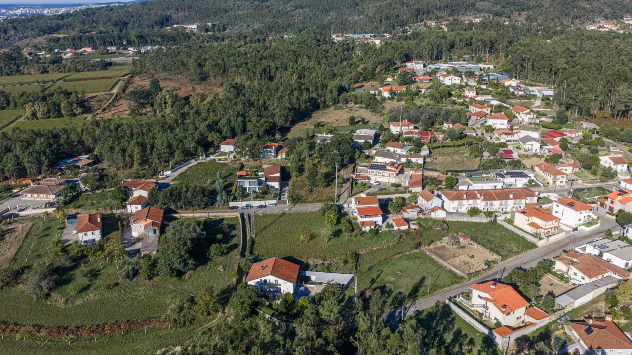 TERRENO PARA CONSTRUÇÃO — 15