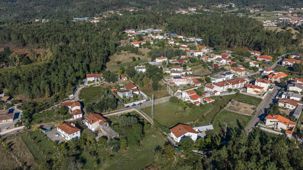 TERRENO PARA CONSTRUÇÃO — 14