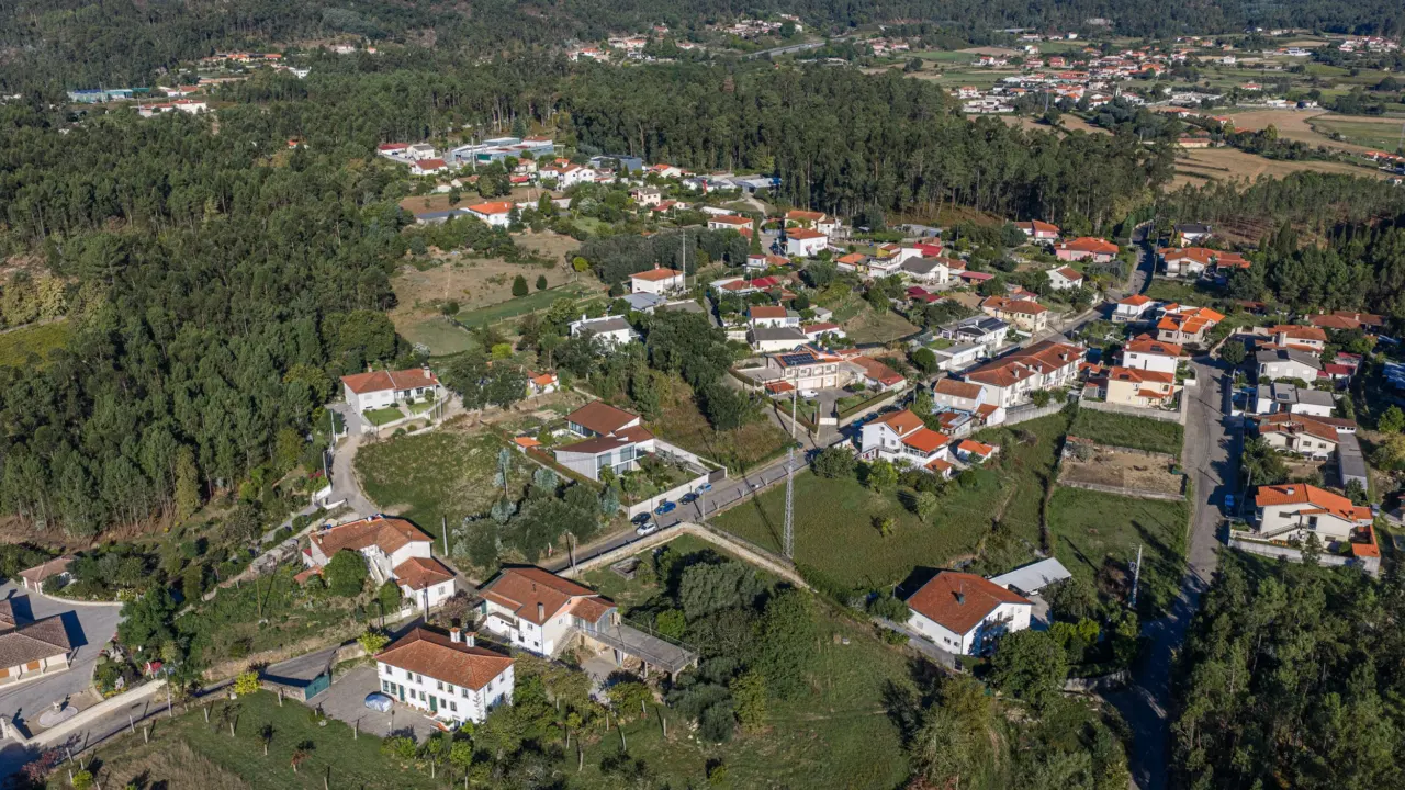 TERRENO PARA CONSTRUÇÃO — 13