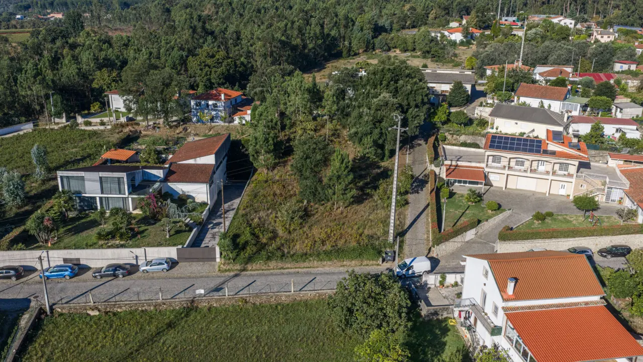 TERRENO PARA CONSTRUÇÃO — 29