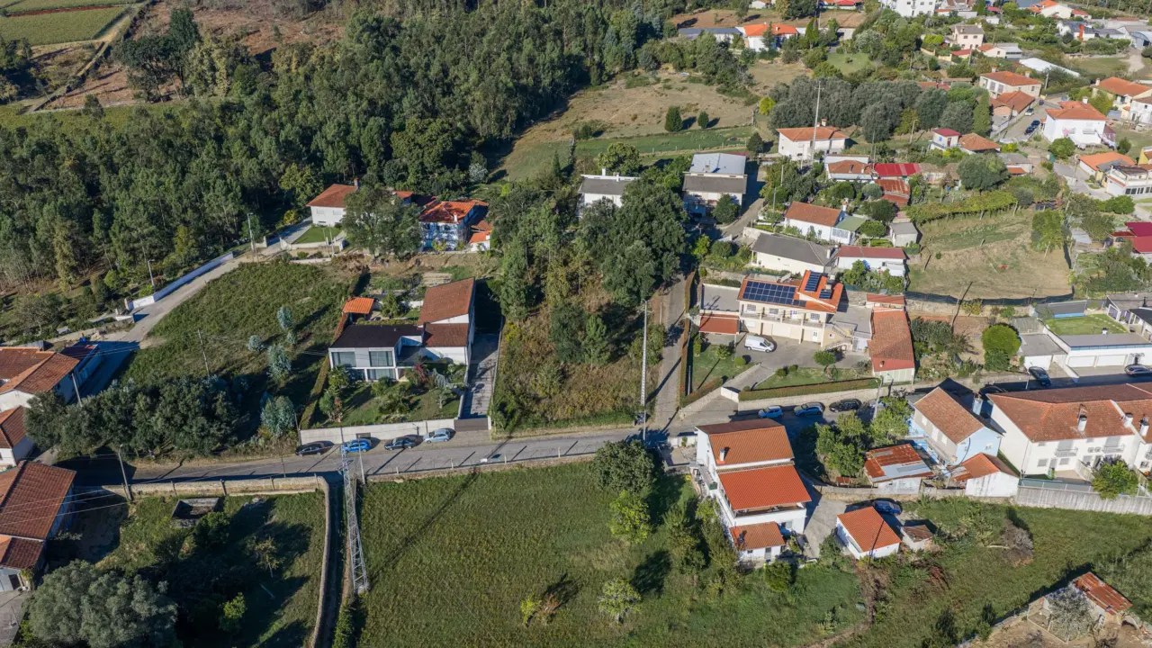 TERRENO PARA CONSTRUÇÃO — 10