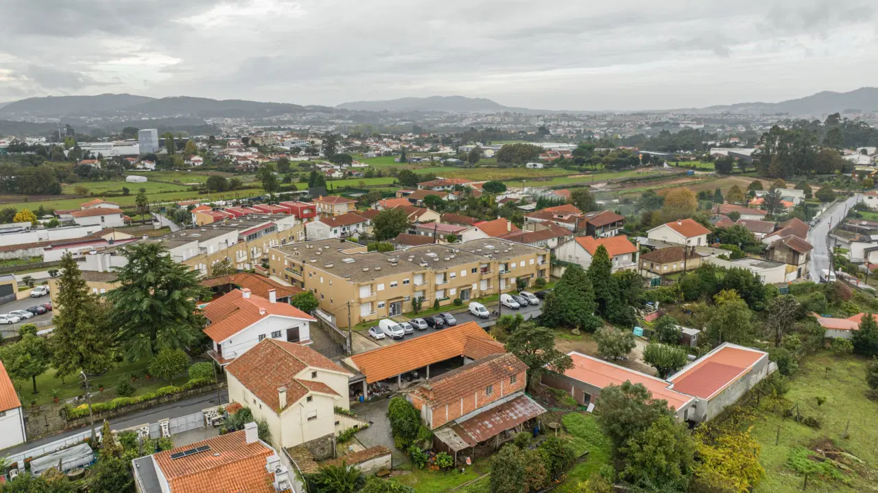 T3 Barcelos com amplo terraço e jardim pivativo — 27