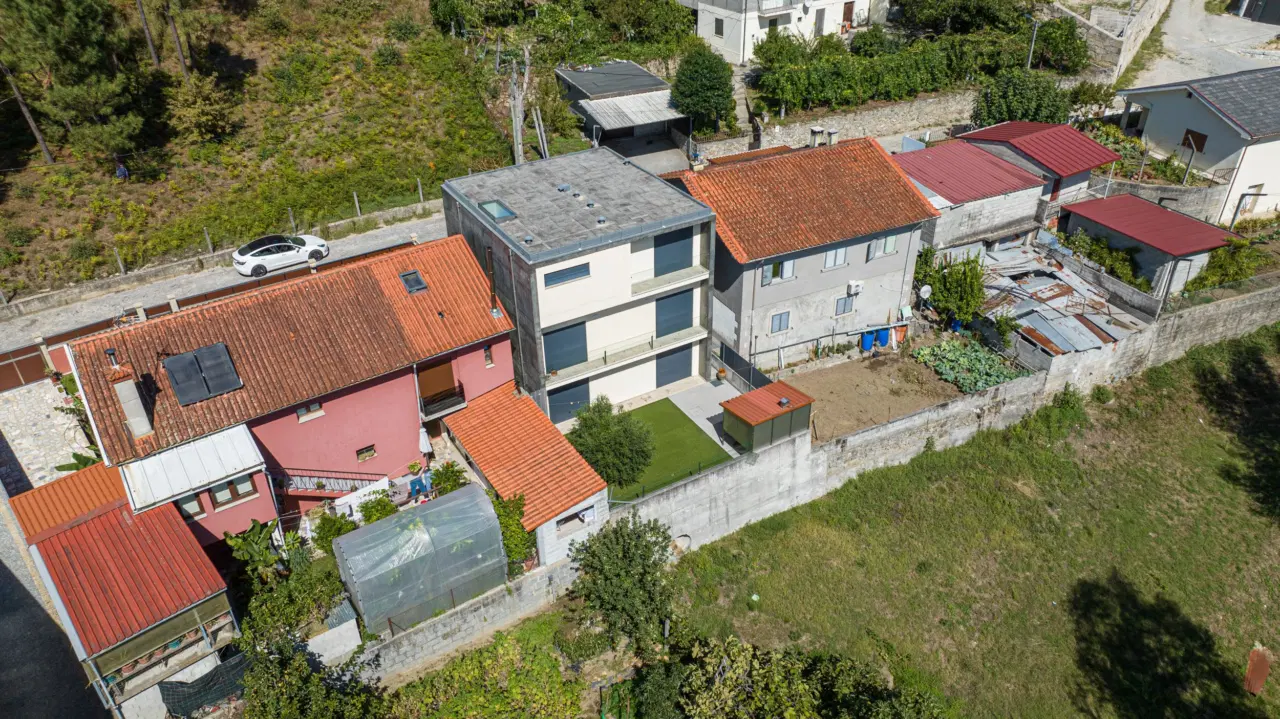 Moradia T3 para arrendamento em Caires – Amares — 30