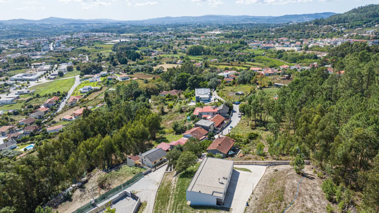 Moradia T3 para arrendamento em Caires – Amares — 37