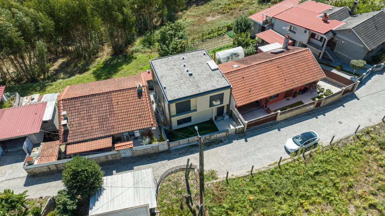 Moradia T3 para arrendamento em Caires – Amares — 33