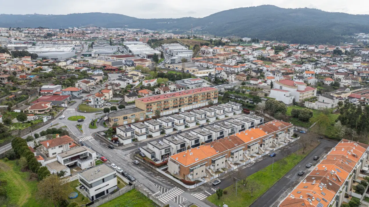 Moradia T3+1 — 35