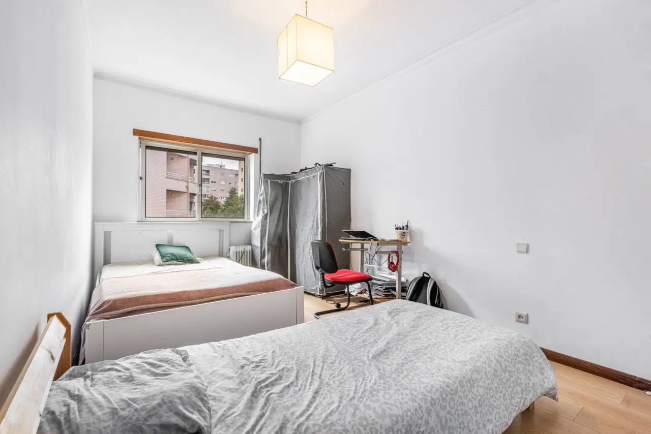 Apartamento T1 à venda na Rua Padre António Vieira – 5.º andar — 5