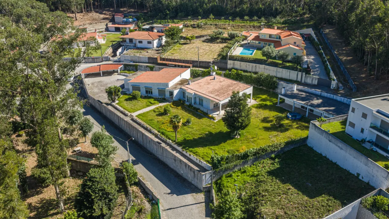 MORADIA T5 EM MARIZ, BARCELOS — 53