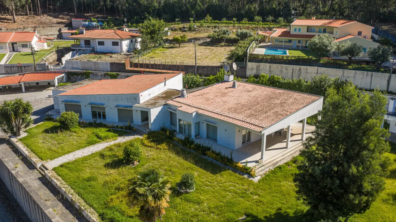 MORADIA T5 EM MARIZ, BARCELOS — 60