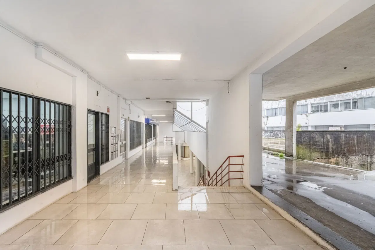 Loja para venda em localização privilegiada – Avenida D. João IV, Guimarães — 4