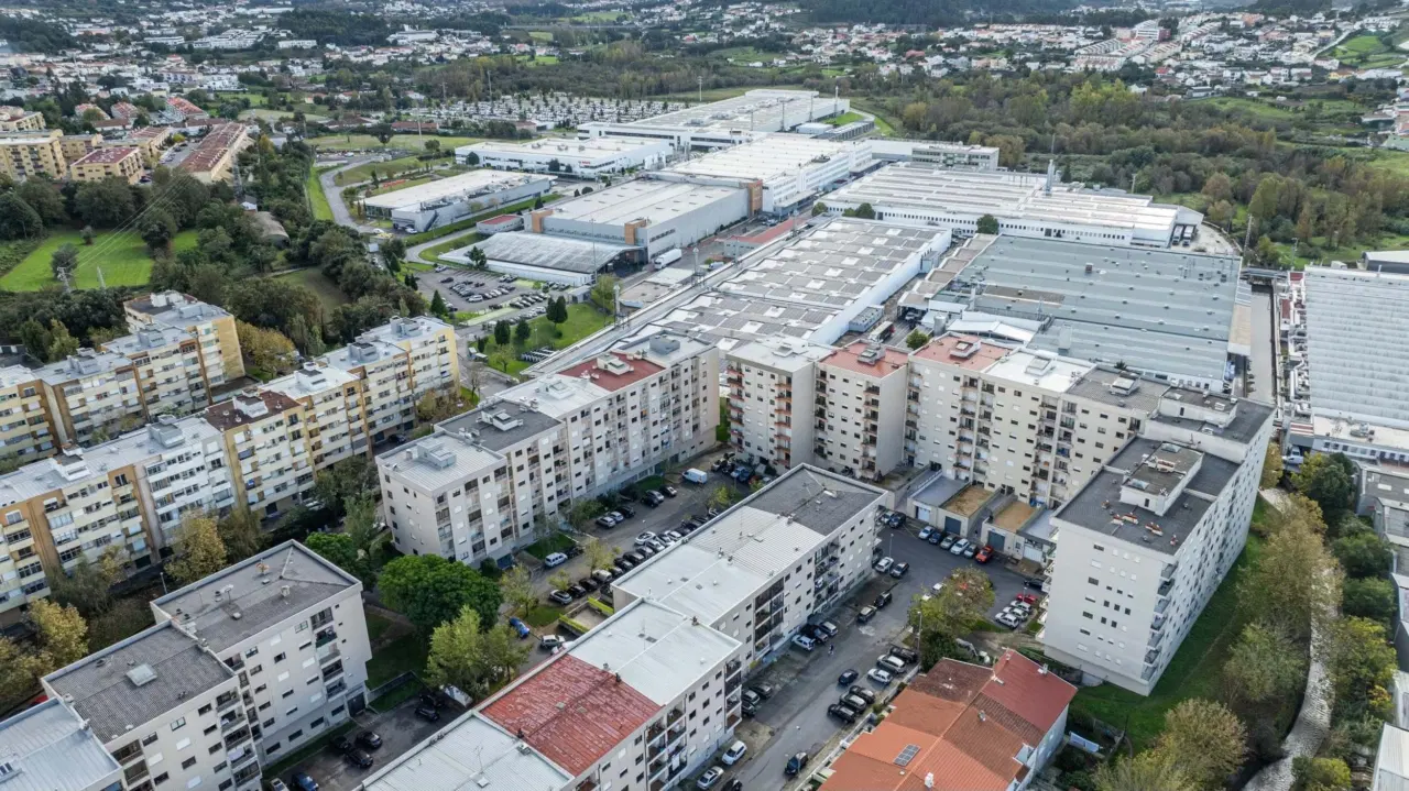 Magnífico apartamento T4 , a apenas 8 minutos do centro da cidade de Braga — 33