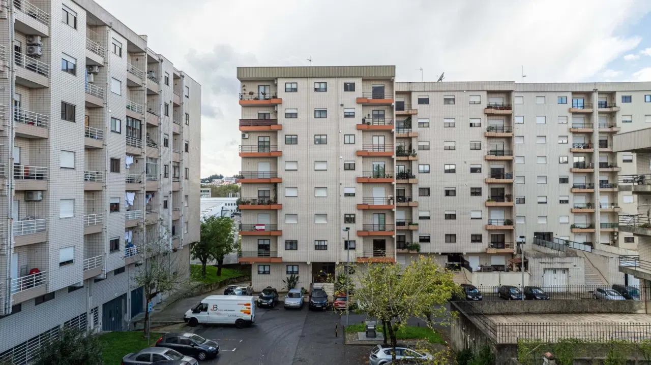 Magnífico apartamento T4 , a apenas 8 minutos do centro da cidade de Braga — 23