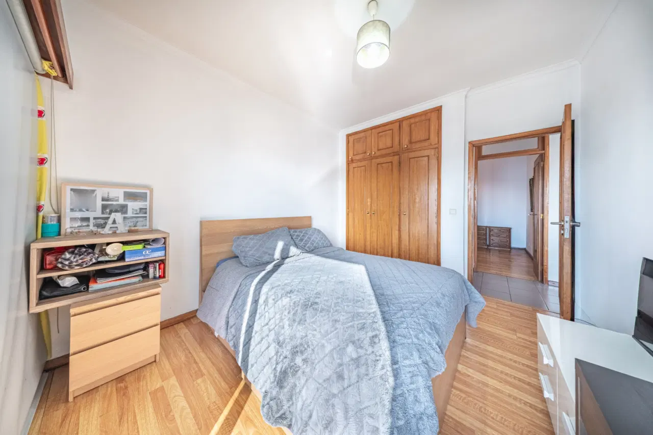 Apartamento T1+1 localizado em São Vitor constituído por elevador e garagem — 12