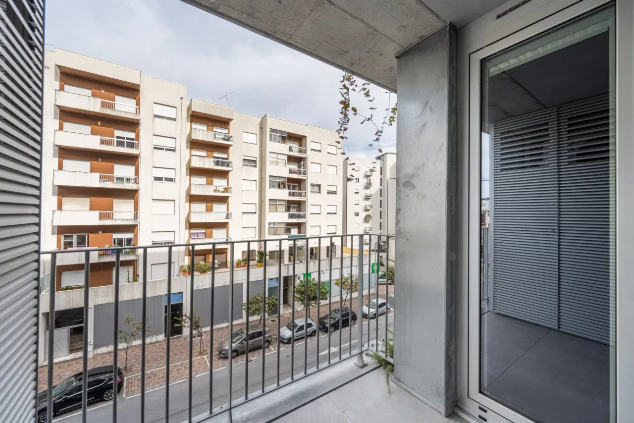 T1 NOVO inserido em condomínio FECHADO com PISCINA e GINÁSIO em Braga. — 8
