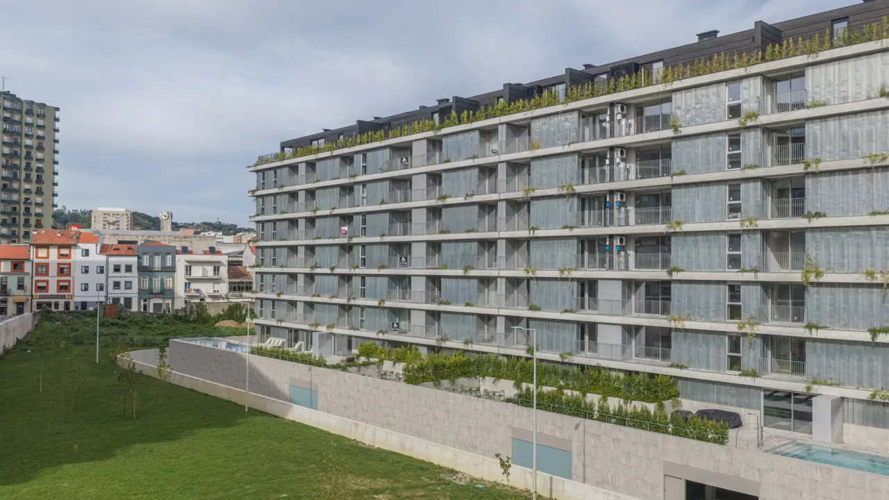 T1 NOVO inserido em condomínio FECHADO com PISCINA e GINÁSIO em Braga. — 19