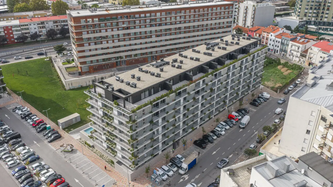 T1 NOVO inserido em condomínio FECHADO com PISCINA e GINÁSIO em Braga. — 22
