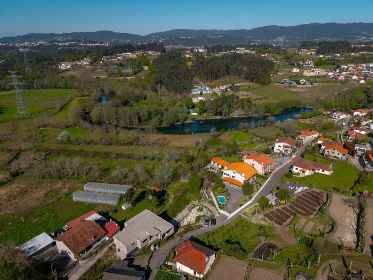 Terreno com Excelente Potencial para Construção em Fiscal, Amares — Natureza e Tranquilidade a 15 Minutos de Braga — 4