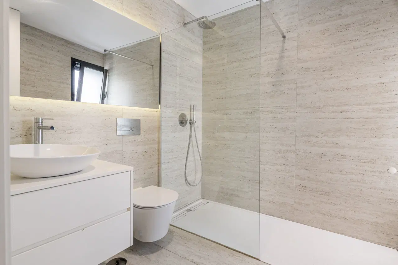 Apartamento T2 Semi-novo, em Tenões — 18