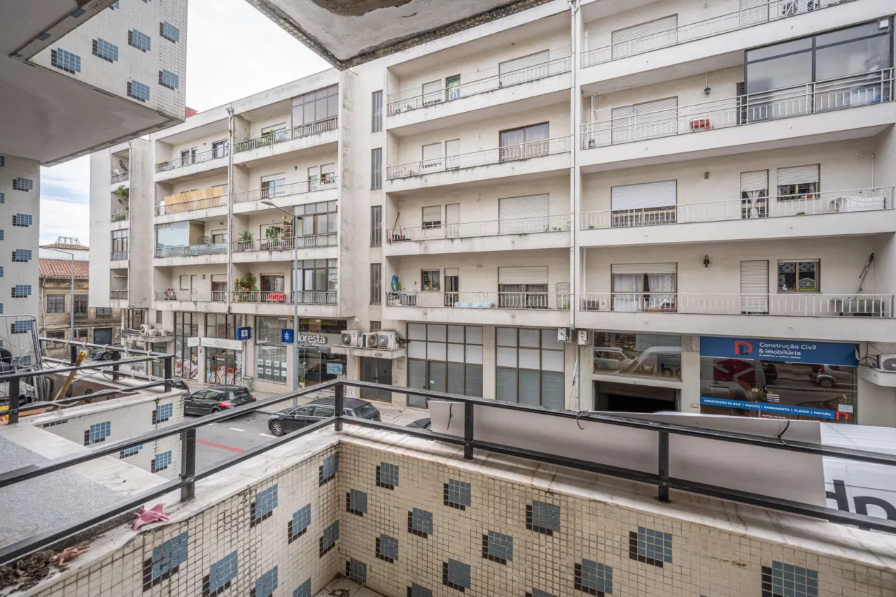 APARTAMENTO T2 COM GARAGEM FECHADA, 2 VARANDAS E ELEVADOR | BRAGA — 3