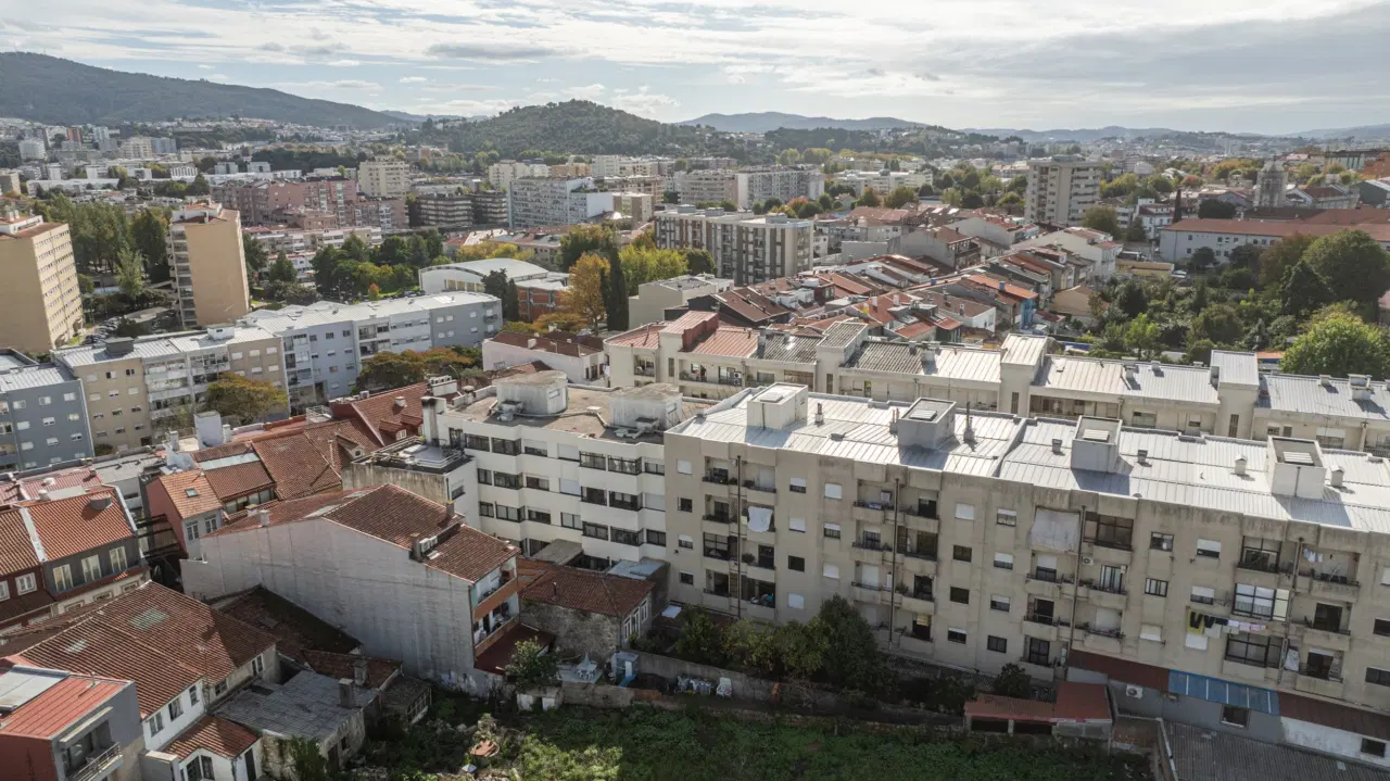 APARTAMENTO T2 COM GARAGEM FECHADA, 2 VARANDAS E ELEVADOR | BRAGA — 19