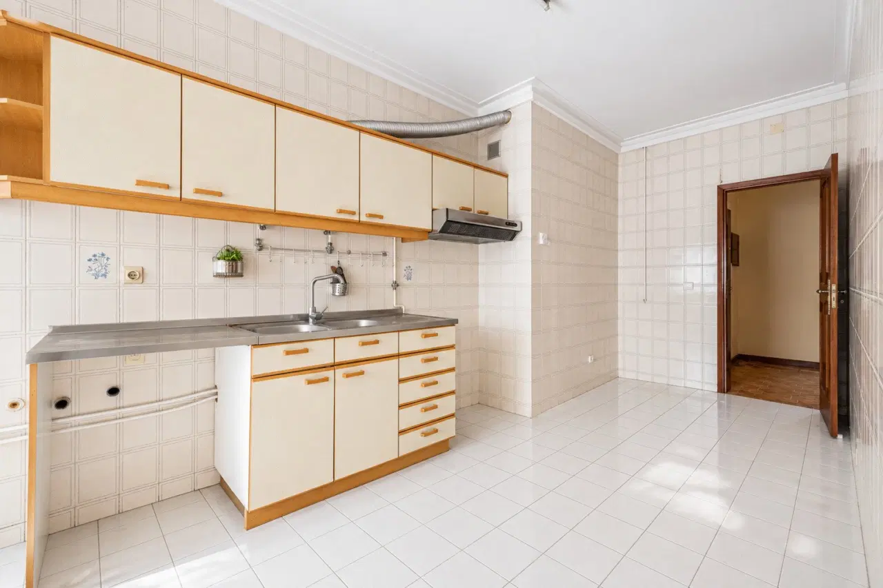 APARTAMENTO T2 COM GARAGEM FECHADA, 2 VARANDAS E ELEVADOR | BRAGA — 4