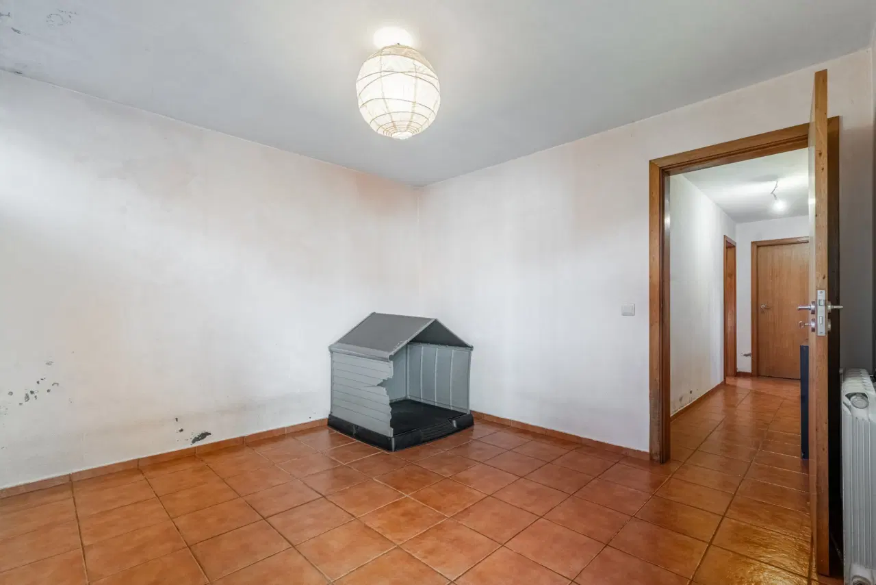 Moradia T5 em Gaveto — 25