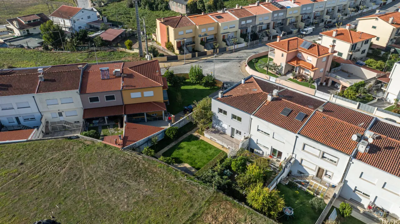 Moradia T5 em Gaveto — 43