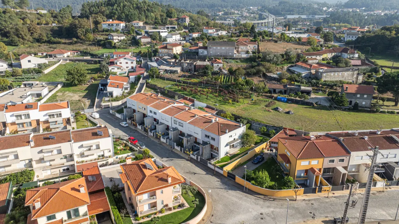 Moradia T5 em Gaveto — 39