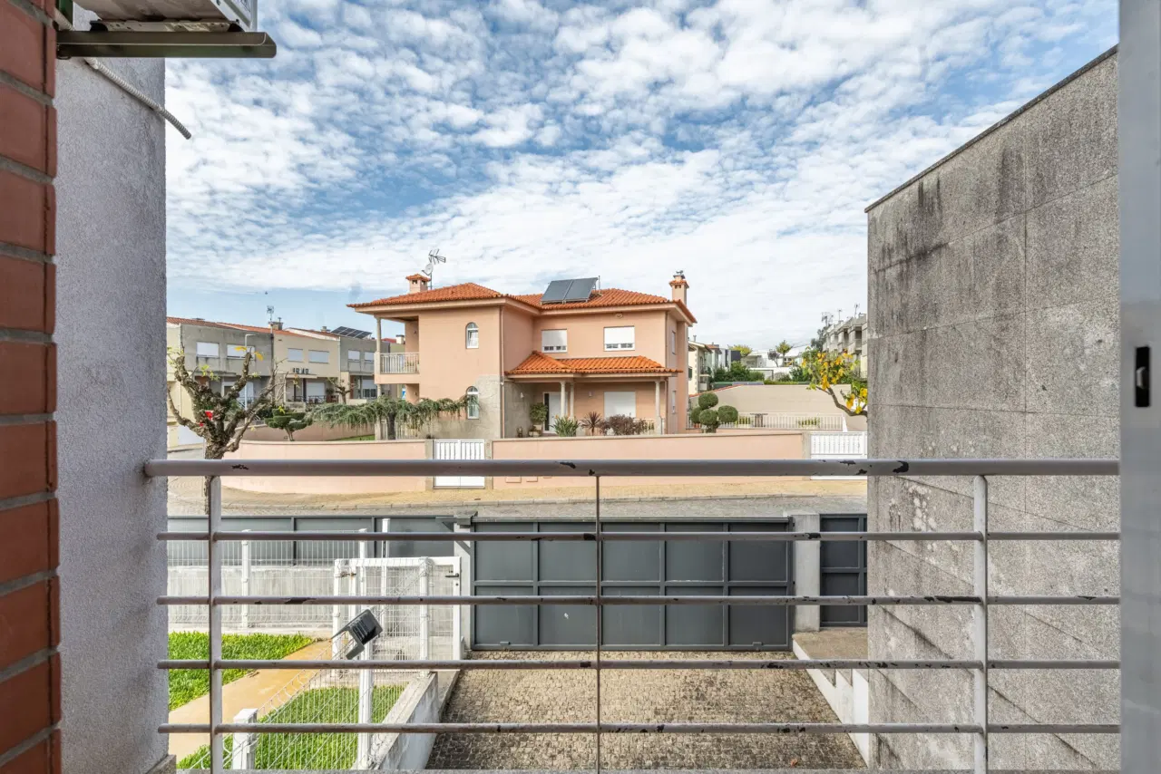 Moradia T5 em Gaveto — 21