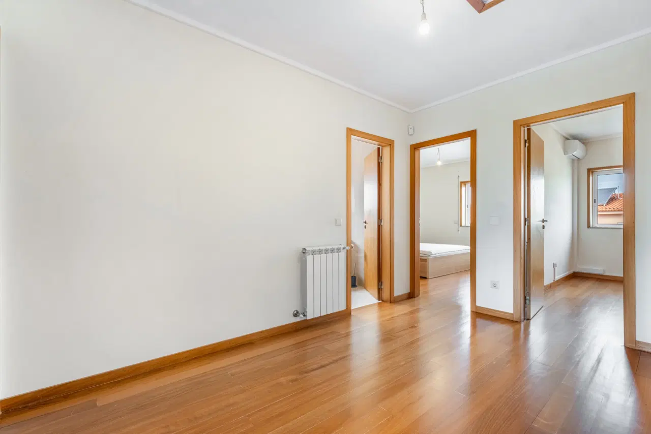 Moradia T5 em Gaveto — 10