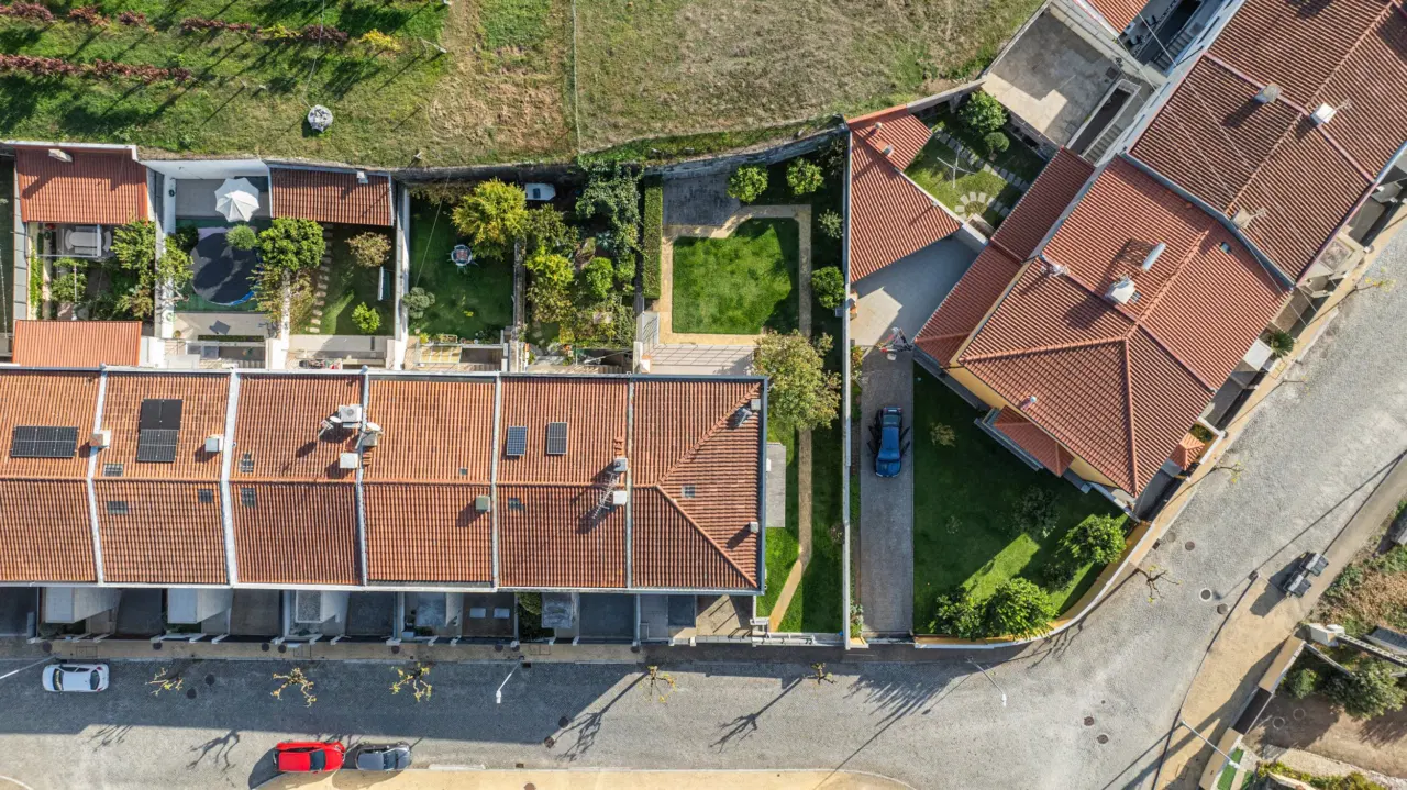 Moradia T5 em Gaveto — 41