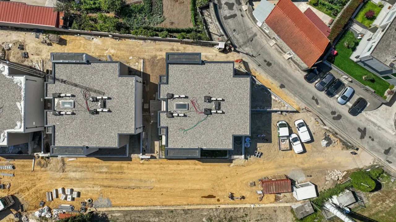 APARTAMENTO T1 NOVO COM JARDIM — 16