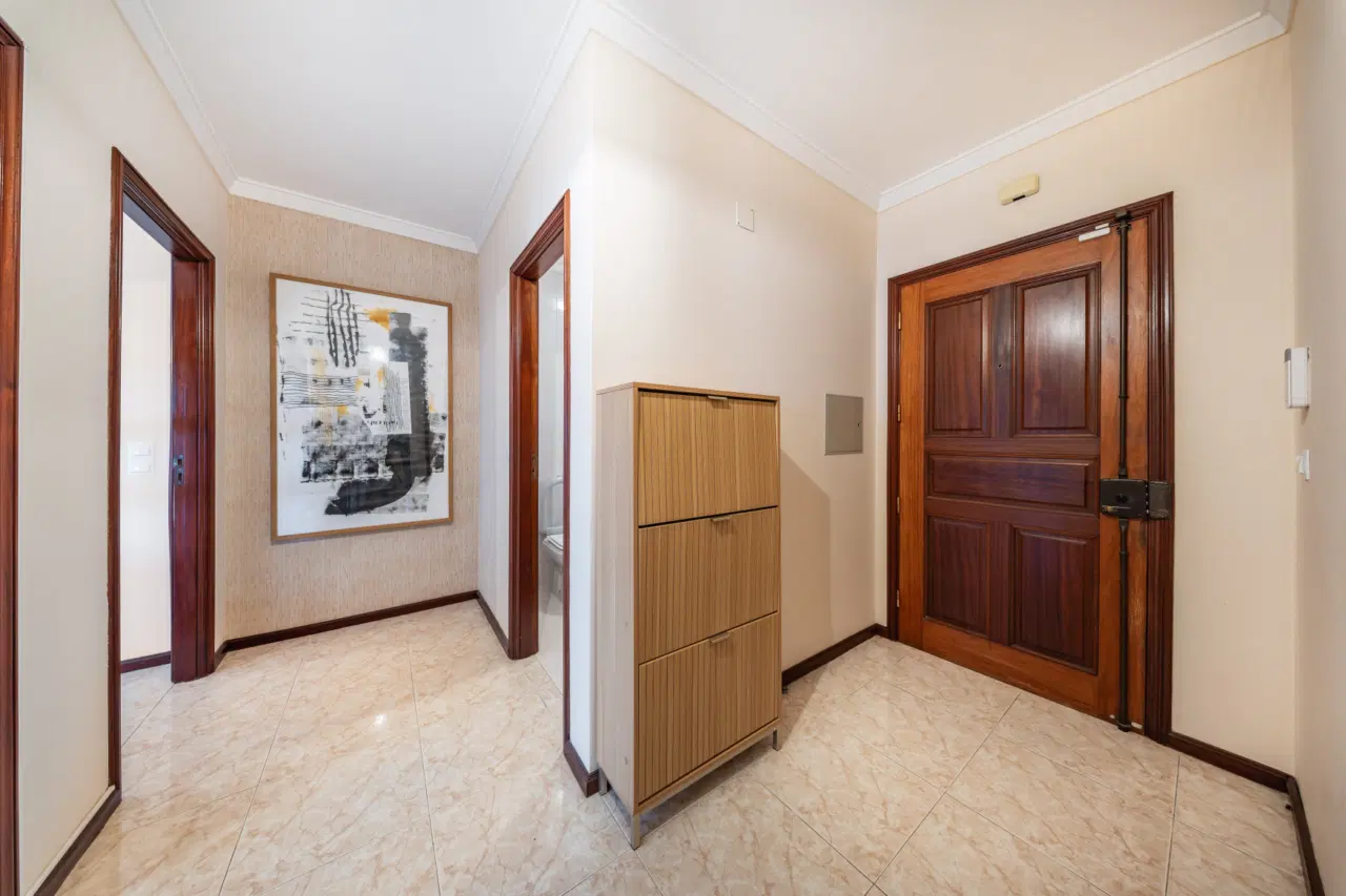 T3 Espaçoso com Garagem Fechada em Nogueira da Maia | 149 m², Excelente Estado e Ótima Localização — 12