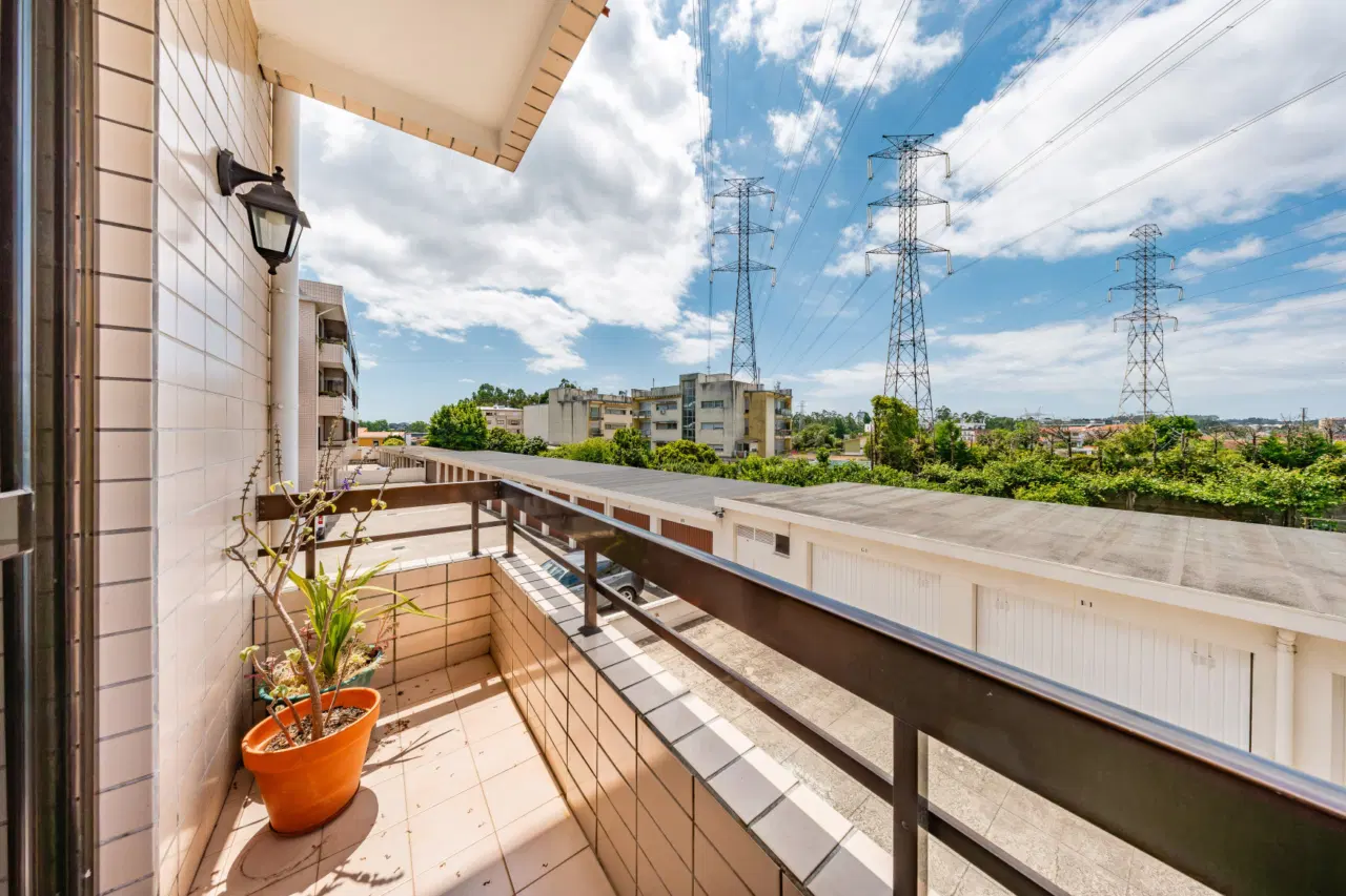 T3 Espaçoso com Garagem Fechada em Nogueira da Maia | 149 m², Excelente Estado e Ótima Localização — 5