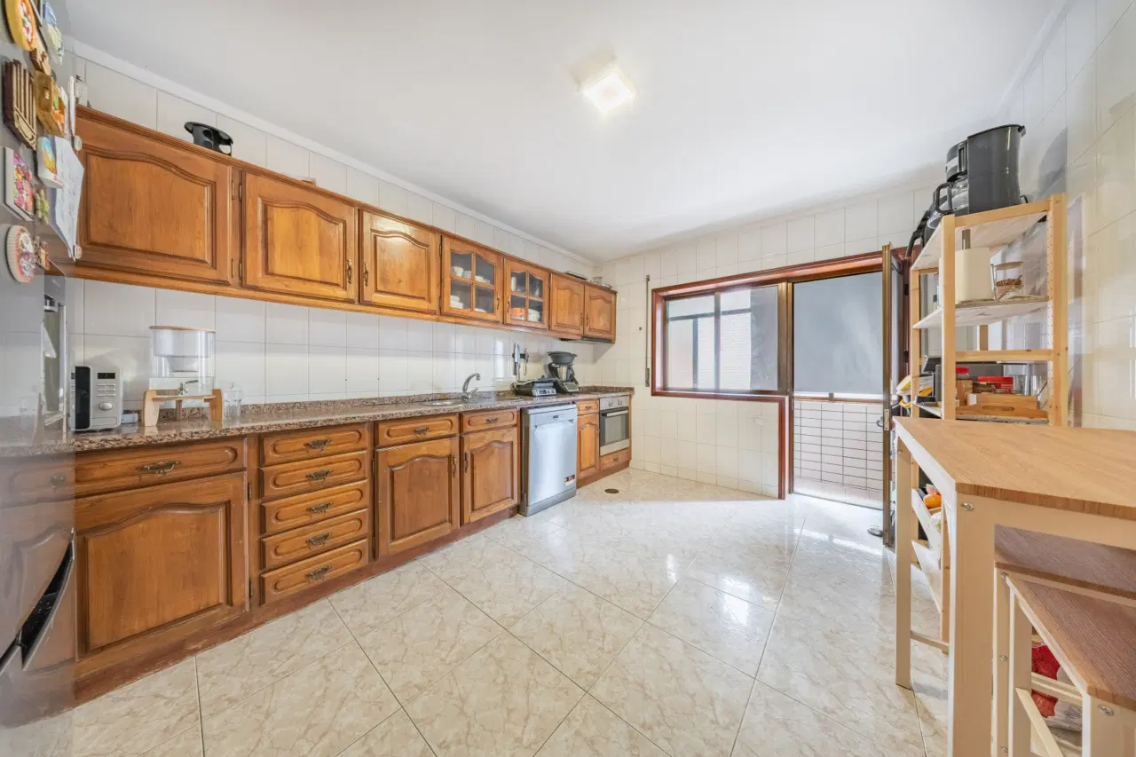 T3 Espaçoso com Garagem Fechada em Nogueira da Maia | 149 m², Excelente Estado e Ótima Localização — 7