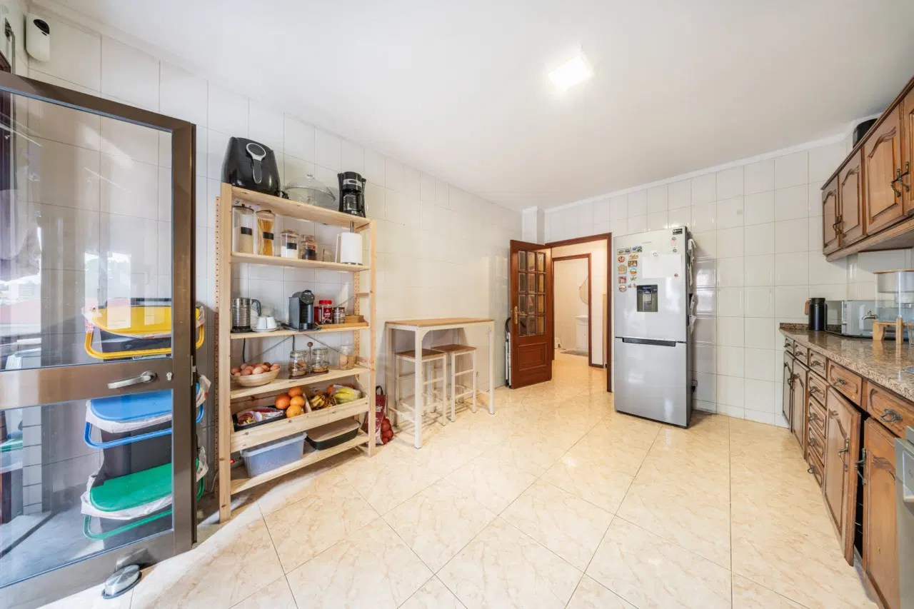 T3 Espaçoso com Garagem Fechada em Nogueira da Maia | 149 m², Excelente Estado e Ótima Localização — 9