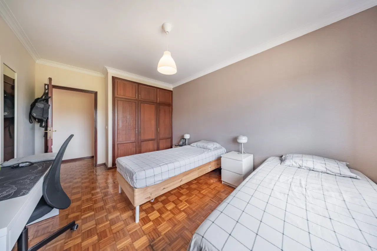 T3 Espaçoso com Garagem Fechada em Nogueira da Maia | 149 m², Excelente Estado e Ótima Localização — 24