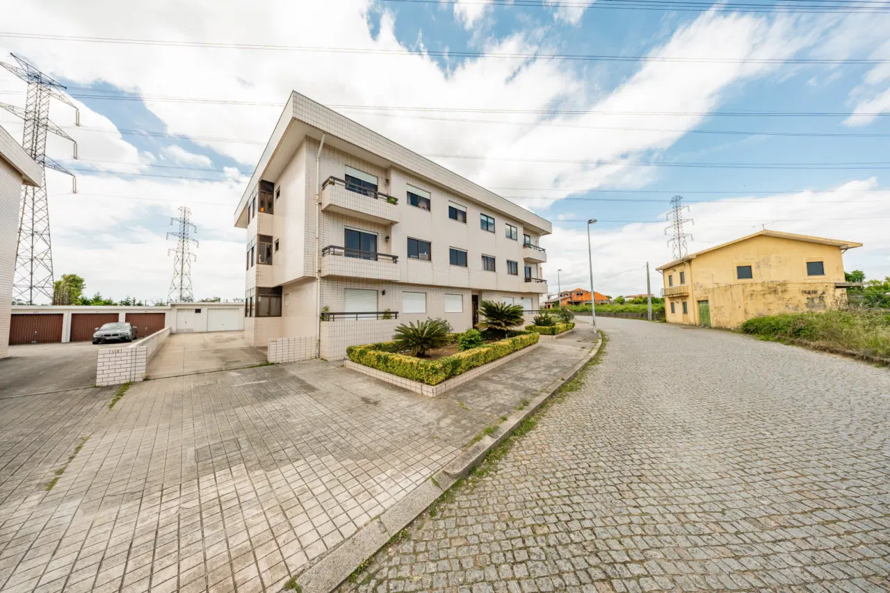 T3 Espaçoso com Garagem Fechada em Nogueira da Maia | 149 m², Excelente Estado e Ótima Localização — 30