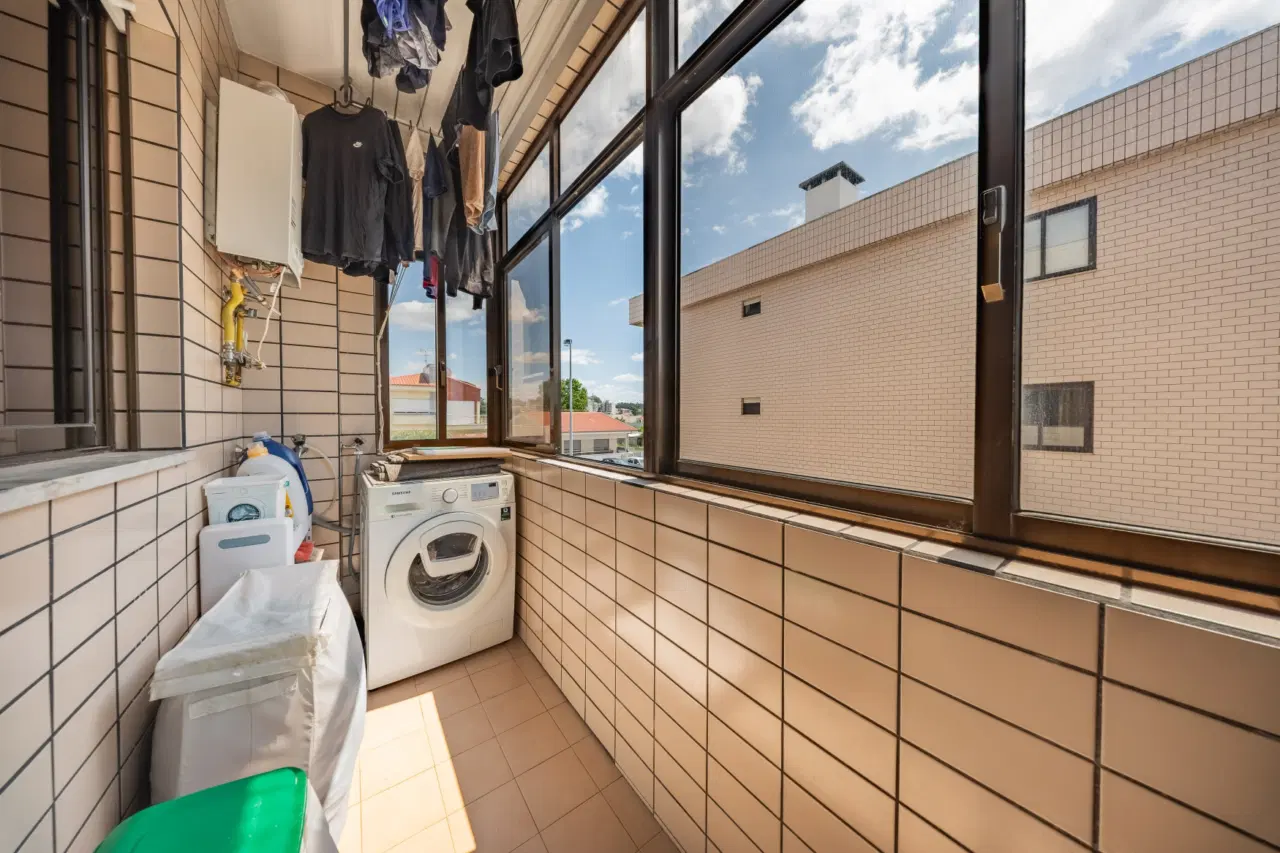 T3 Espaçoso com Garagem Fechada em Nogueira da Maia | 149 m², Excelente Estado e Ótima Localização — 10