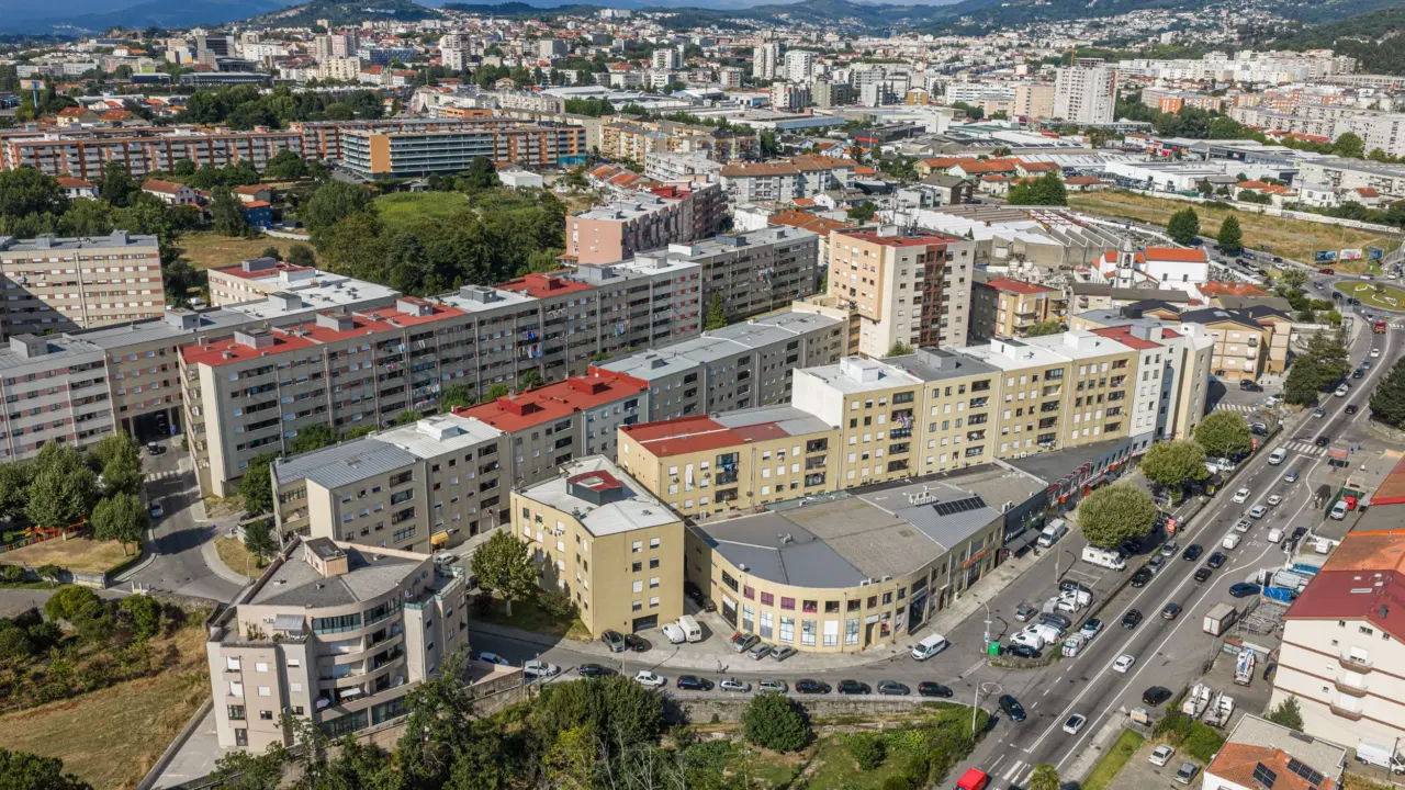 APARTAMENTO T3 EM FERREIROS, BRAGA — 23